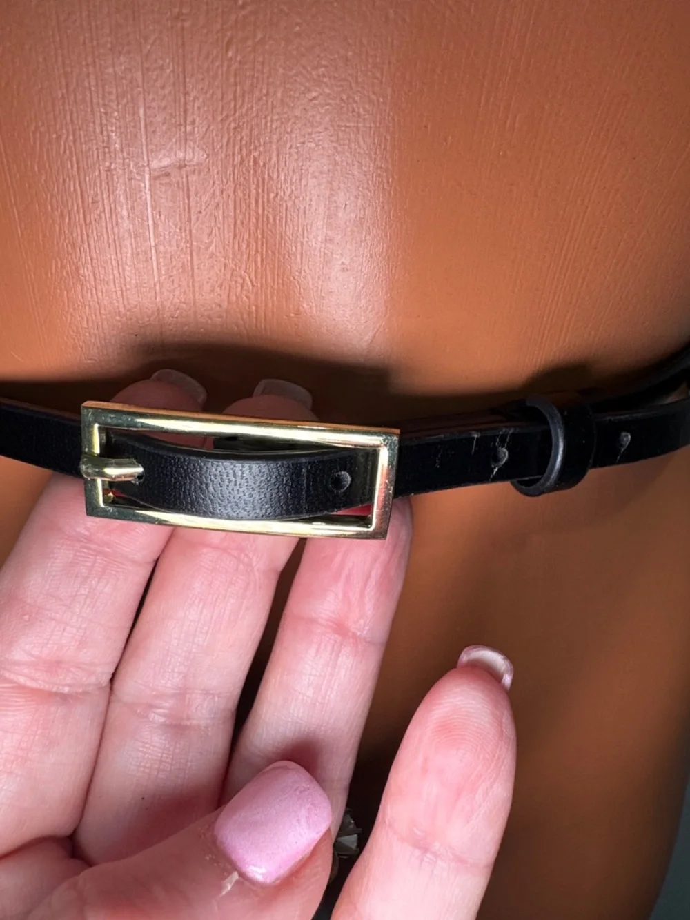 SUPER SKINNY Black Vegan Faux Leather Belt Gold Tone Buckle Size 8 $25 EUC KL
